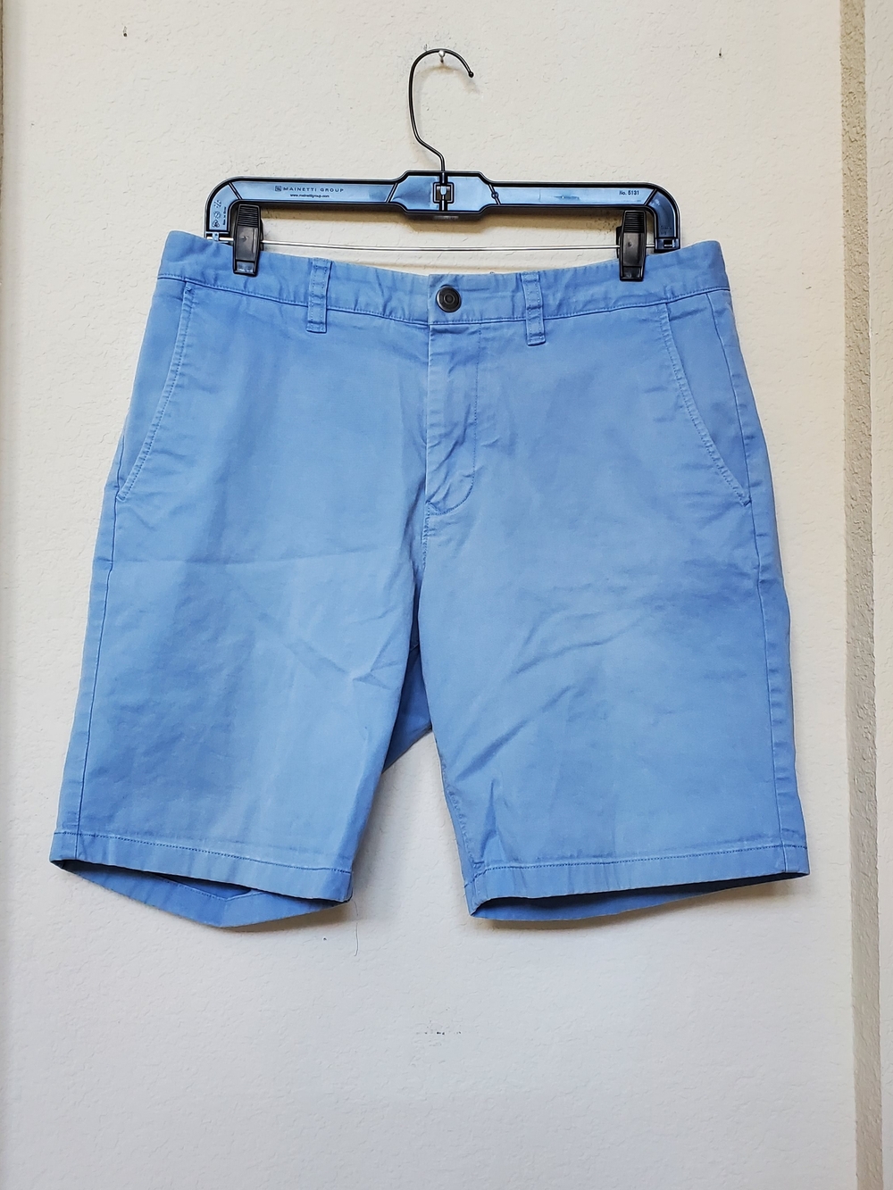 Bonobos Sky Blue Flat Front Men's Shorts.  Size 32